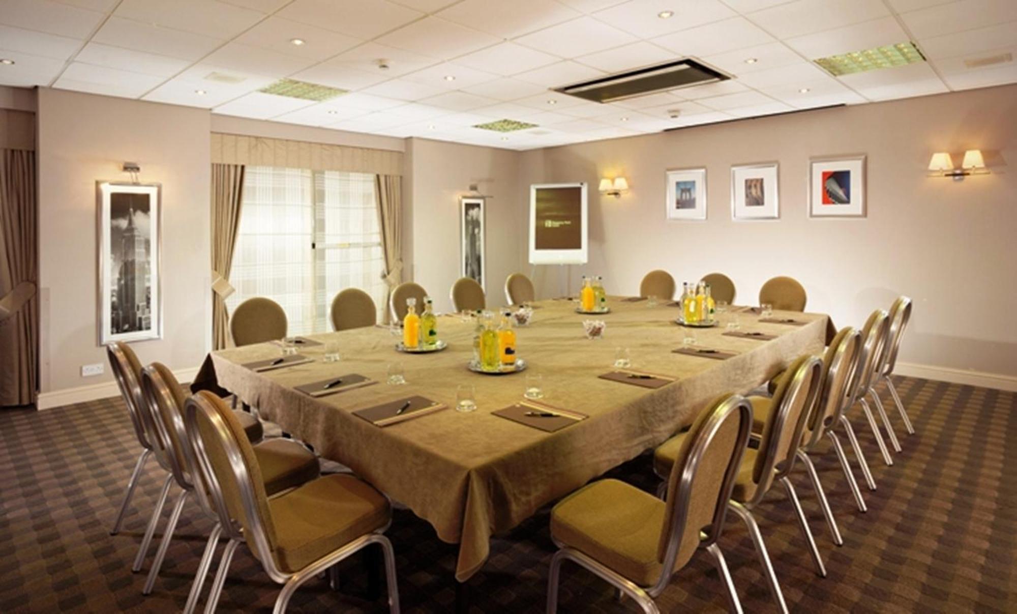 Regency Park Hotel, Health Club & Spa Thatcham Exteriör bild