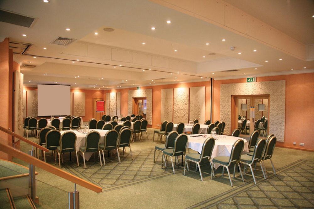 Regency Park Hotel, Health Club & Spa Thatcham Exteriör bild