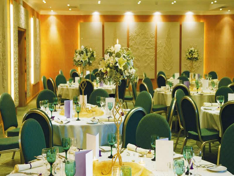 Regency Park Hotel, Health Club & Spa Thatcham Exteriör bild
