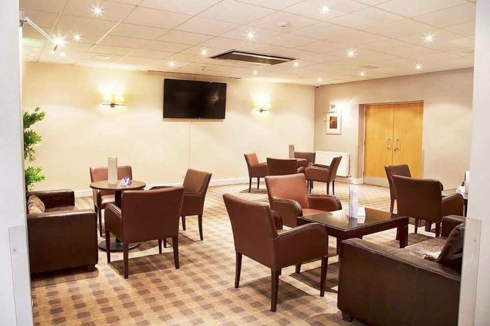 Regency Park Hotel, Health Club & Spa Thatcham Exteriör bild